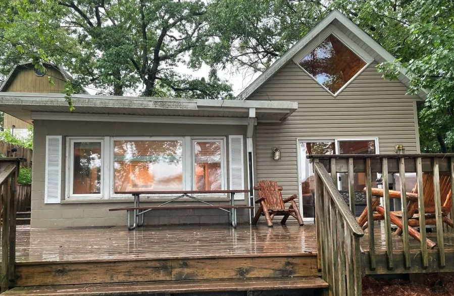 Lakeside 12-Person Villa 5